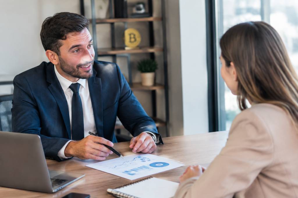 Conseiller financier particulier : comment bien choisir son expert en investissement crypto