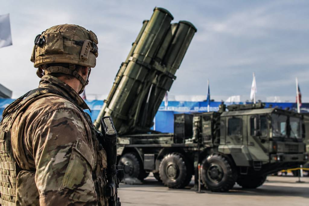 Etf armement eligible pea : guide pour investir dans les entreprises de défense en bourse